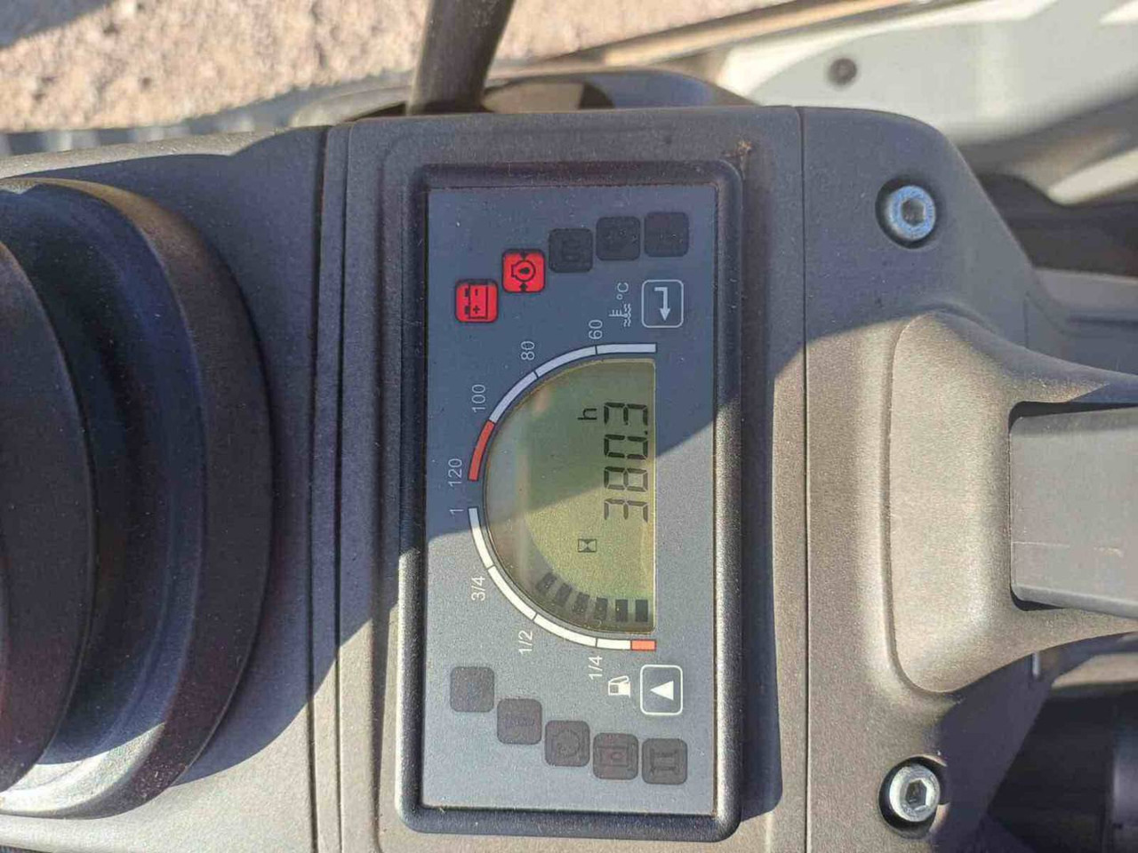CAT 302.4D - מחפר סורק: תמונה 5 CAT 302.4D - מחפר סורק: תמונה 5