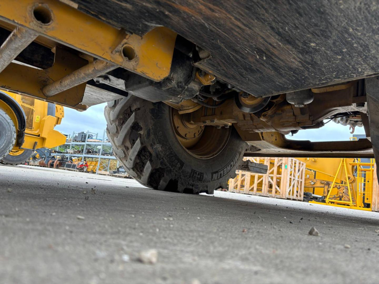 מחפרון CAT 432: תמונה 14
