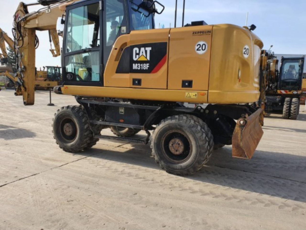 CAT M318F - מחפר גלגלים: תמונה 4 CAT M318F - מחפר גלגלים: תמונה 4