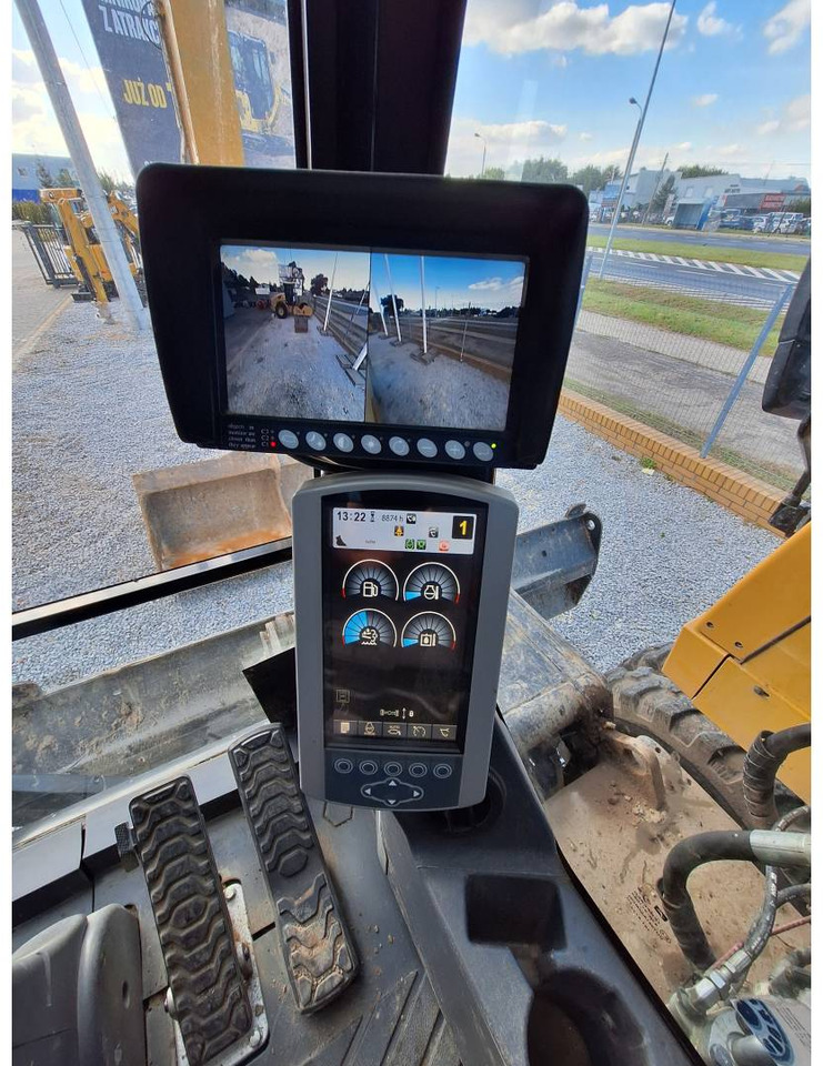 CAT M318F - מחפר גלגלים: תמונה 5 CAT M318F - מחפר גלגלים: תמונה 5