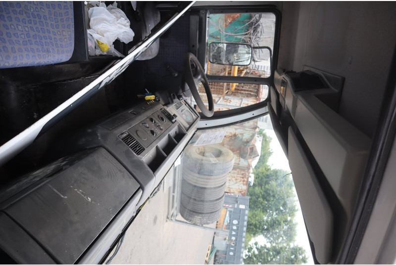 MAN F20L51 L2000 81.60000-7690 - תא ופנים הרכב עבור משאית: תמונה 5 MAN F20L51 L2000 81.60000-7690 - תא ופנים הרכב עבור משאית: תמונה 5