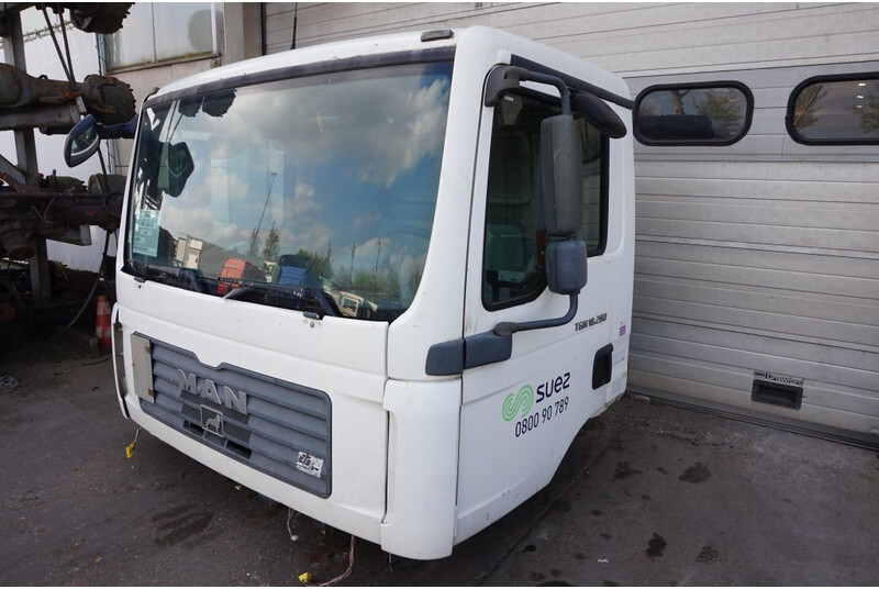 MAN F99L10 TGM 6 CYL 81.60000-7786 - תא ופנים הרכב עבור משאית: תמונה 3 MAN F99L10 TGM 6 CYL 81.60000-7786 - תא ופנים הרכב עבור משאית: תמונה 3