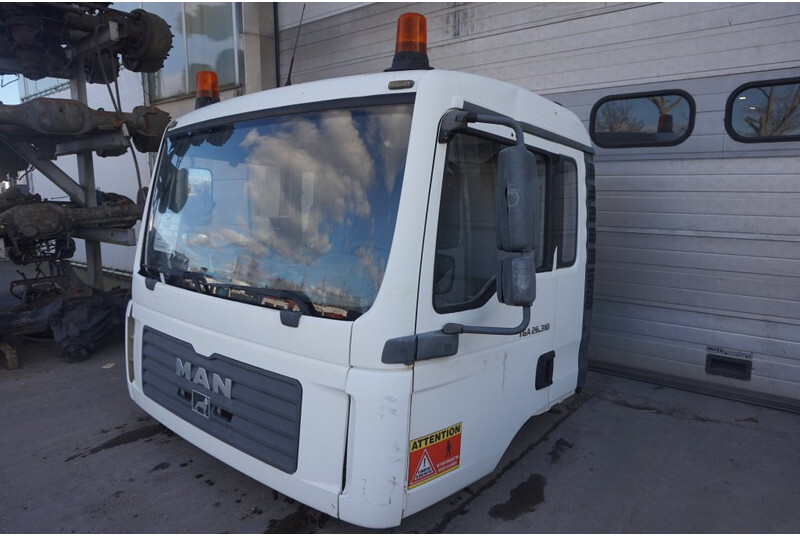 MAN F99L17 TGA 81.60000-7838 - תא ופנים הרכב עבור משאית: תמונה 3 MAN F99L17 TGA 81.60000-7838 - תא ופנים הרכב עבור משאית: תמונה 3