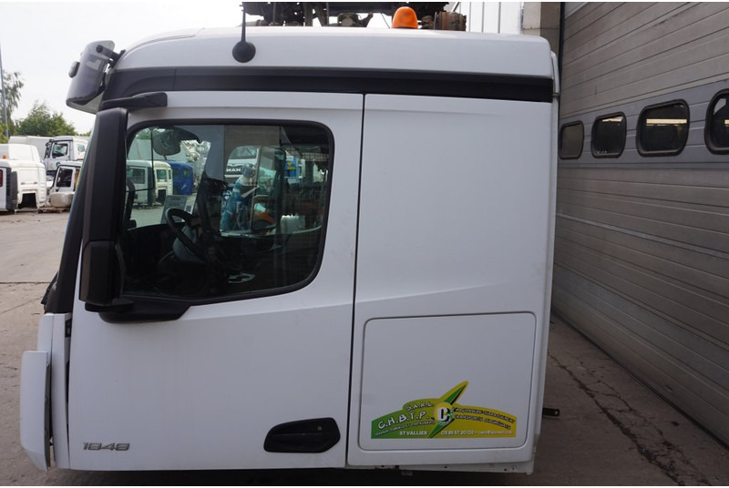 Mercedes-Benz ACTROS MP4 L-CLSSP L2.3 TUNNEL 170 - תא ופנים הרכב עבור משאית: תמונה 2 Mercedes-Benz ACTROS MP4 L-CLSSP L2.3 TUNNEL 170 - תא ופנים הרכב עבור משאית: תמונה 2