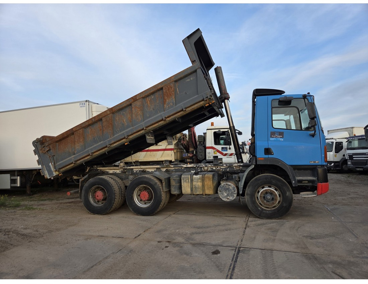DAF 85 400 ATI 6x4 Tipper - מזהיר: תמונה 4 DAF 85 400 ATI 6x4 Tipper - מזהיר: תמונה 4