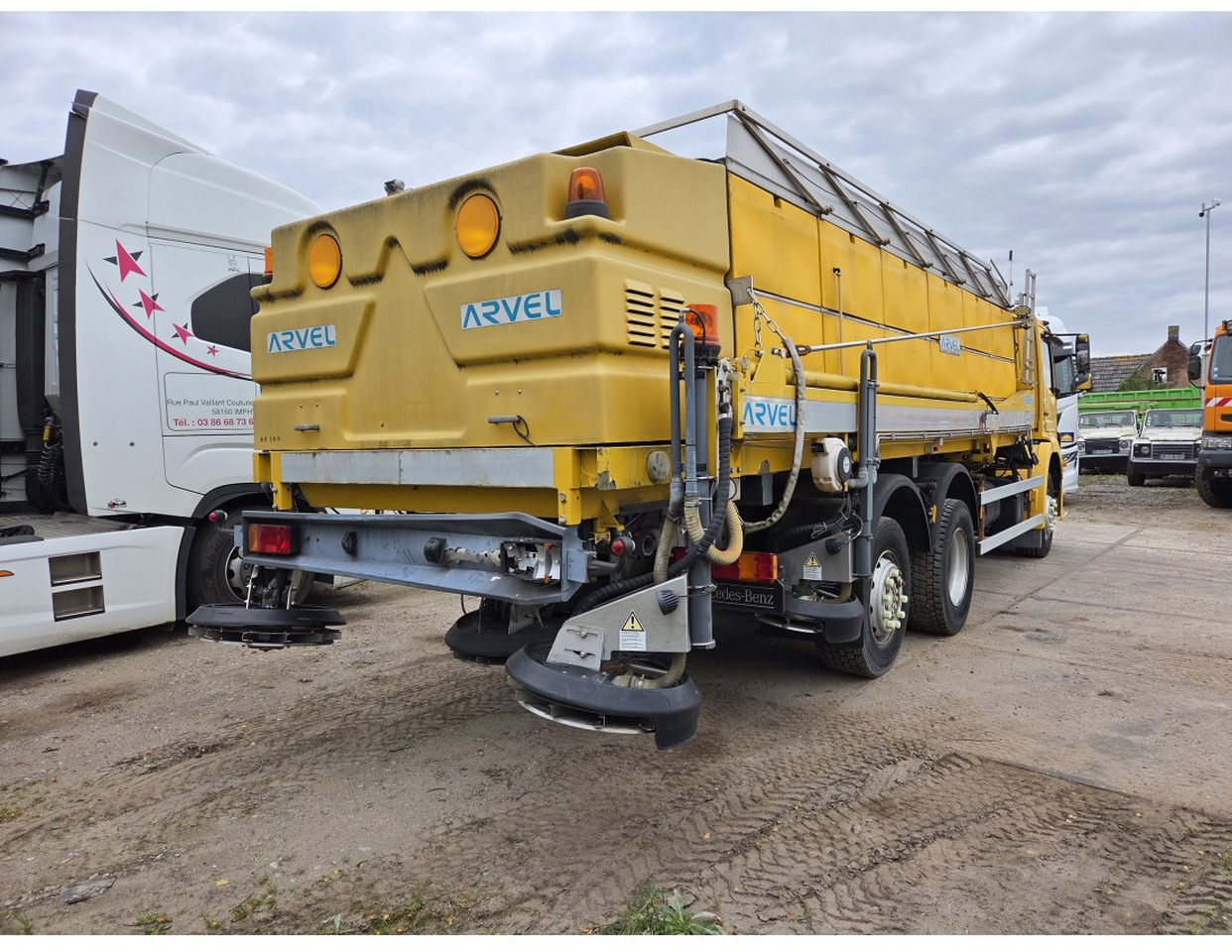 MERCEDES AXOR 2533 6X2 CHASSIS LOW MILEAGE - משאית עם שלדת תא, מפלסת שלג: תמונה 3 MERCEDES AXOR 2533 6X2 CHASSIS LOW MILEAGE - משאית עם שלדת תא, מפלסת שלג: תמונה 3