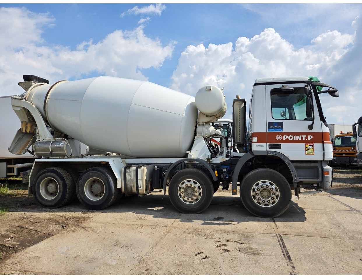 Mercedes 3241 concrete mixer truck 8x4 9m3 - משאית מערבלת בטון: תמונה 3 Mercedes 3241 concrete mixer truck 8x4 9m3 - משאית מערבלת בטון: תמונה 3