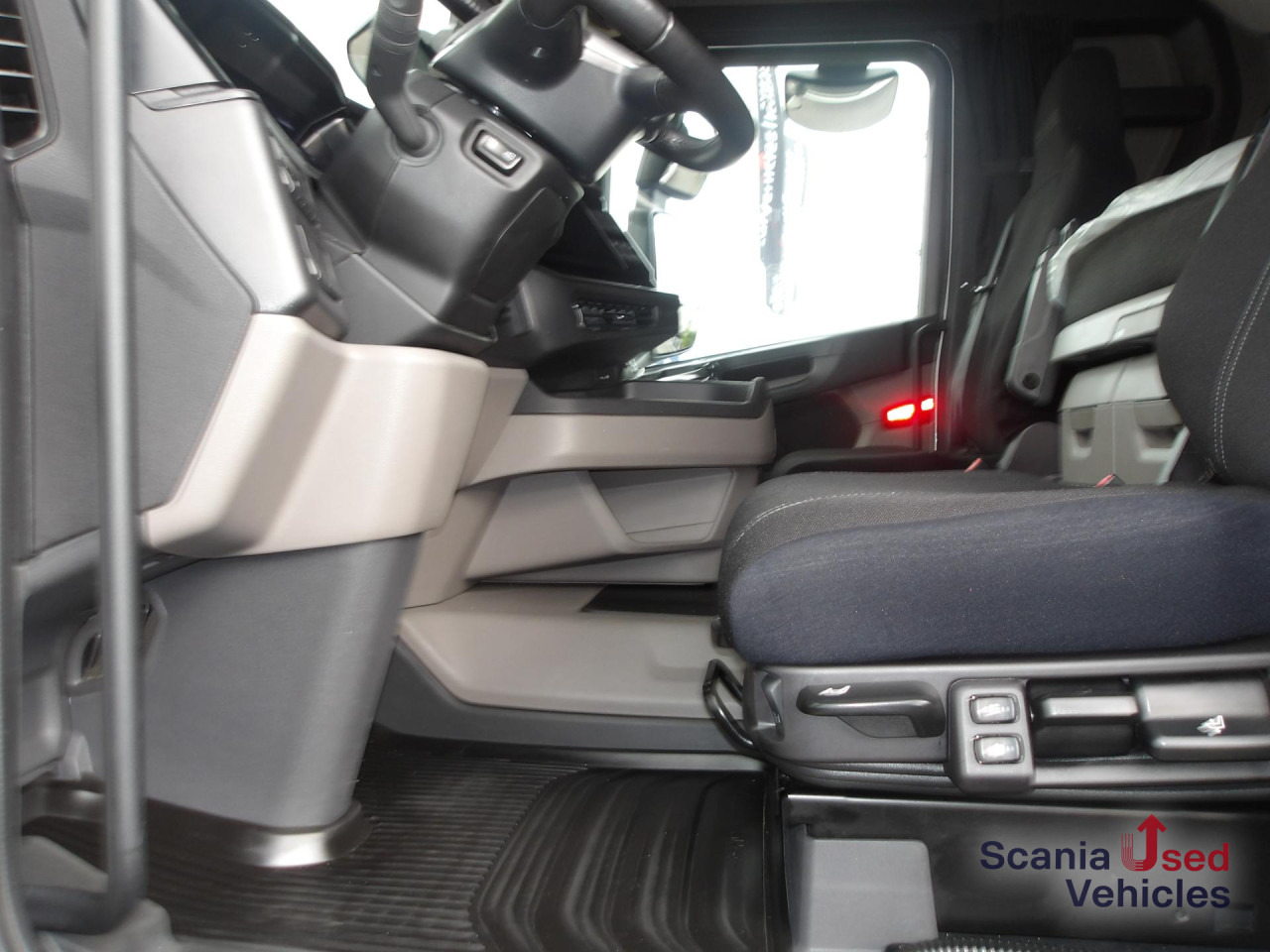 SCANIA R 460 EB - MEGA - HIGHLINE - 2x TANKs - ACC - יחידת טרקטור: תמונה 2 SCANIA R 460 EB - MEGA - HIGHLINE - 2x TANKs - ACC - יחידת טרקטור: תמונה 2