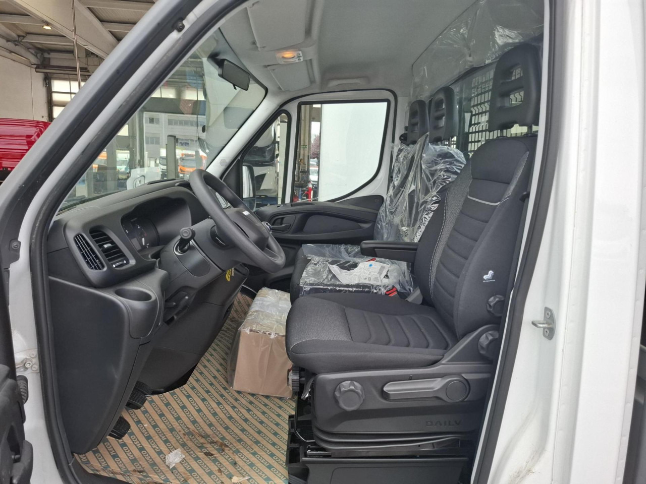 IVECO Daily 35C14 - כלי רכב מסחרי עם לוח: תמונה 5 IVECO Daily 35C14 - כלי רכב מסחרי עם לוח: תמונה 5