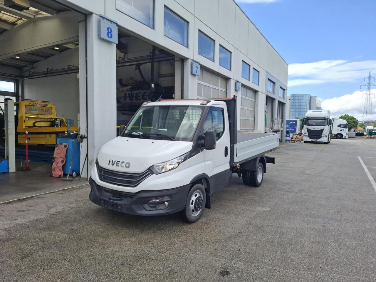 IVECO Daily 35C14 - כלי רכב מסחרי עם לוח: תמונה 1 IVECO Daily 35C14 - כלי רכב מסחרי עם לוח: תמונה 1