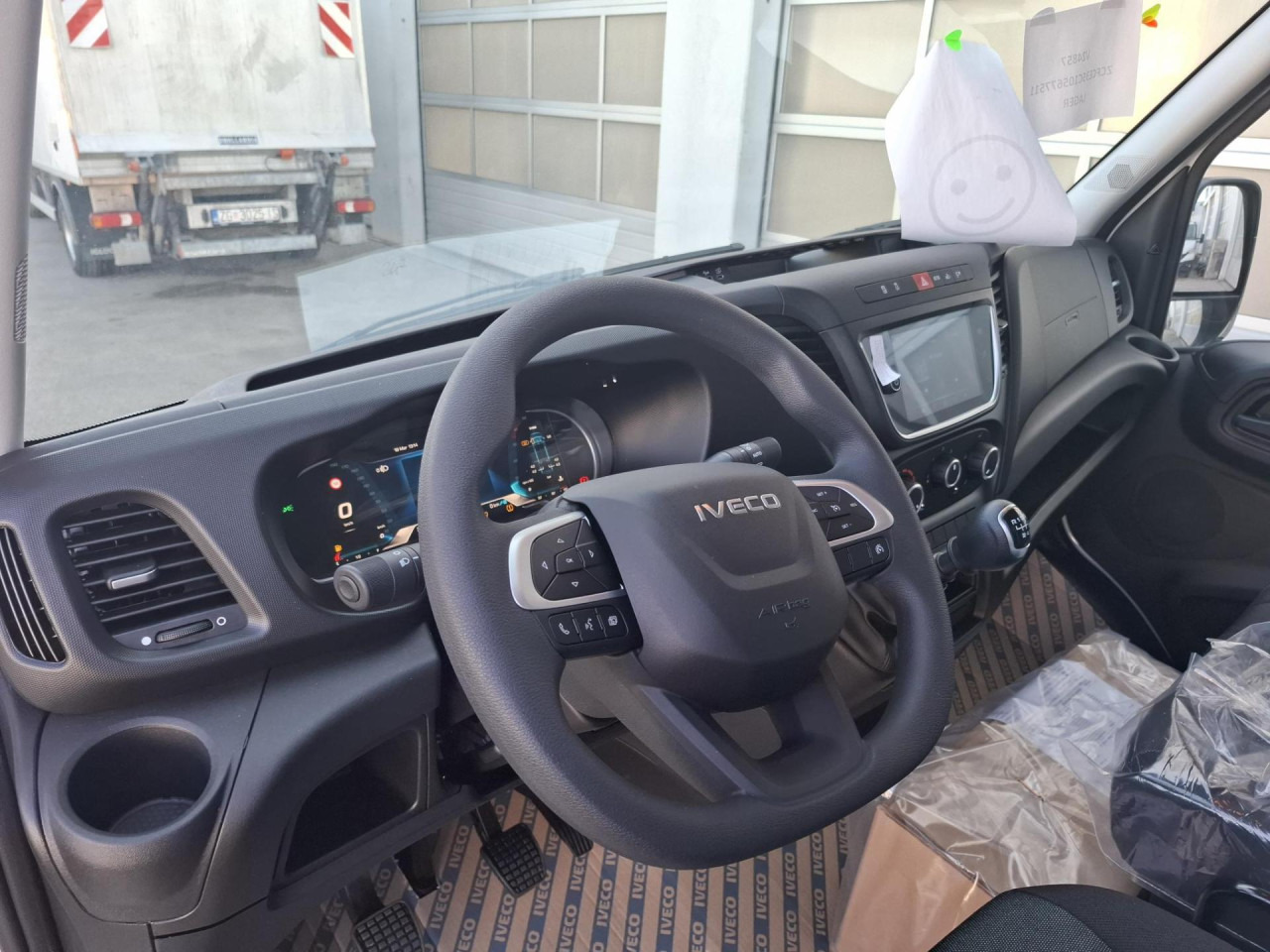 כלי רכב מסחרי לנוסעים IVECO Daily 35C18H V: תמונה 7