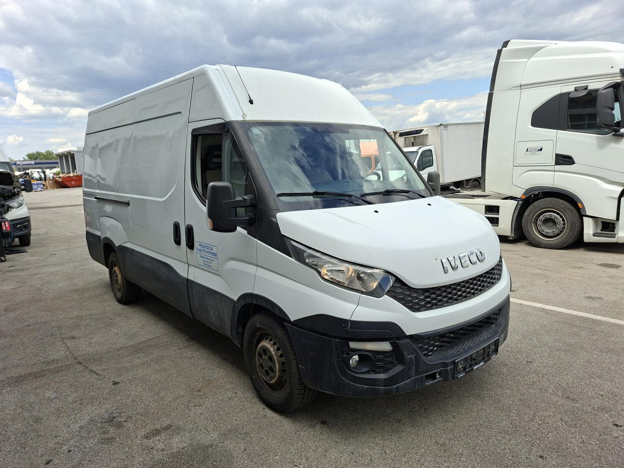 IVECO Daily 35S13V - כלי רכב מסחרי לנוסעים: תמונה 2 IVECO Daily 35S13V - כלי רכב מסחרי לנוסעים: תמונה 2