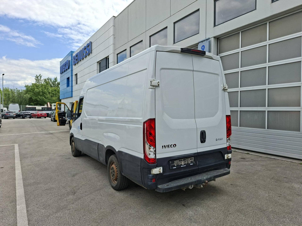 IVECO Daily 35S13V - כלי רכב מסחרי לנוסעים: תמונה 3 IVECO Daily 35S13V - כלי רכב מסחרי לנוסעים: תמונה 3