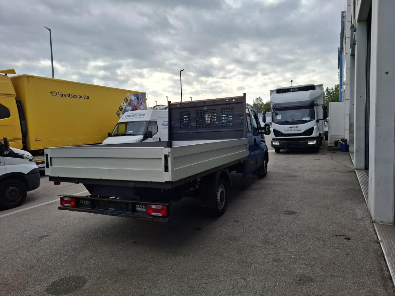 IVECO Daily 35S16A8 - כלי רכב מסחרי עם לוח, כלי רכב מסחרי קומבי: תמונה 4 IVECO Daily 35S16A8 - כלי רכב מסחרי עם לוח, כלי רכב מסחרי קומבי: תמונה 4