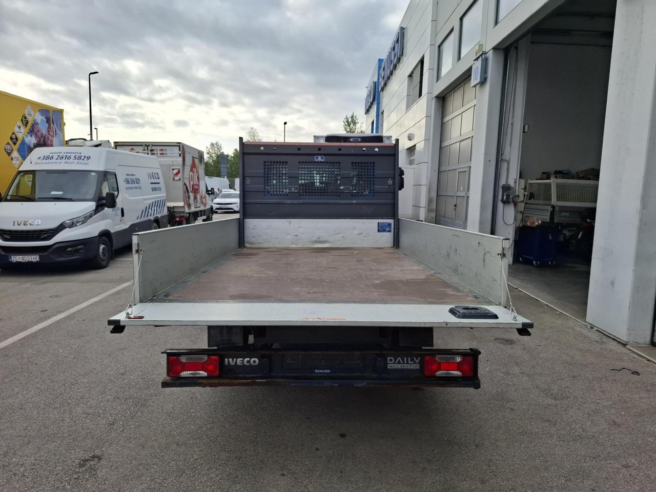 IVECO Daily 35S16A8 - כלי רכב מסחרי עם לוח, כלי רכב מסחרי קומבי: תמונה 5 IVECO Daily 35S16A8 - כלי רכב מסחרי עם לוח, כלי רכב מסחרי קומבי: תמונה 5