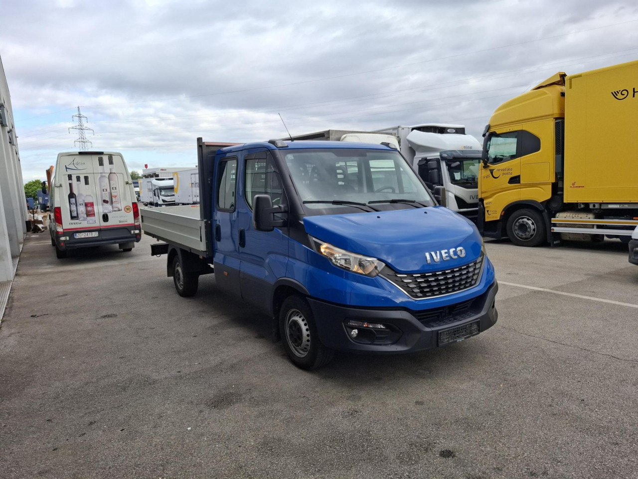 IVECO Daily 35S16A8 - כלי רכב מסחרי עם לוח, כלי רכב מסחרי קומבי: תמונה 2 IVECO Daily 35S16A8 - כלי רכב מסחרי עם לוח, כלי רכב מסחרי קומבי: תמונה 2
