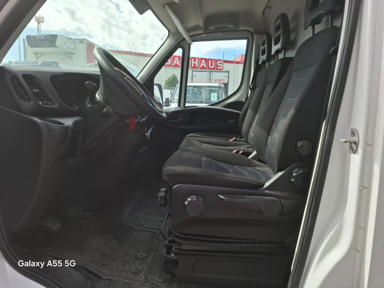IVECO Daily 35S16V - כלי רכב מסחרי לנוסעים: תמונה 4 IVECO Daily 35S16V - כלי רכב מסחרי לנוסעים: תמונה 4