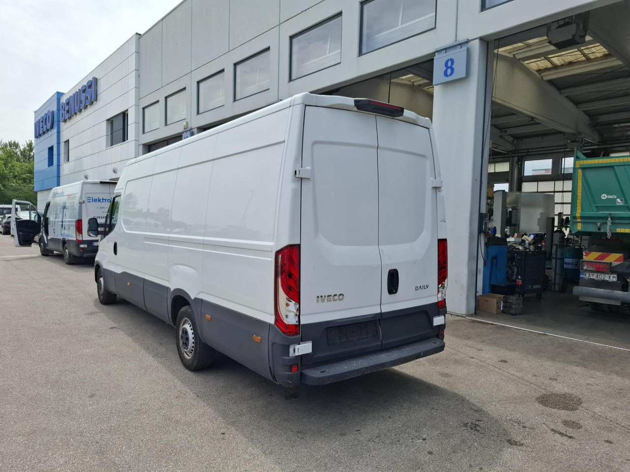 IVECO Daily 35S16V - כלי רכב מסחרי לנוסעים: תמונה 3 IVECO Daily 35S16V - כלי רכב מסחרי לנוסעים: תמונה 3