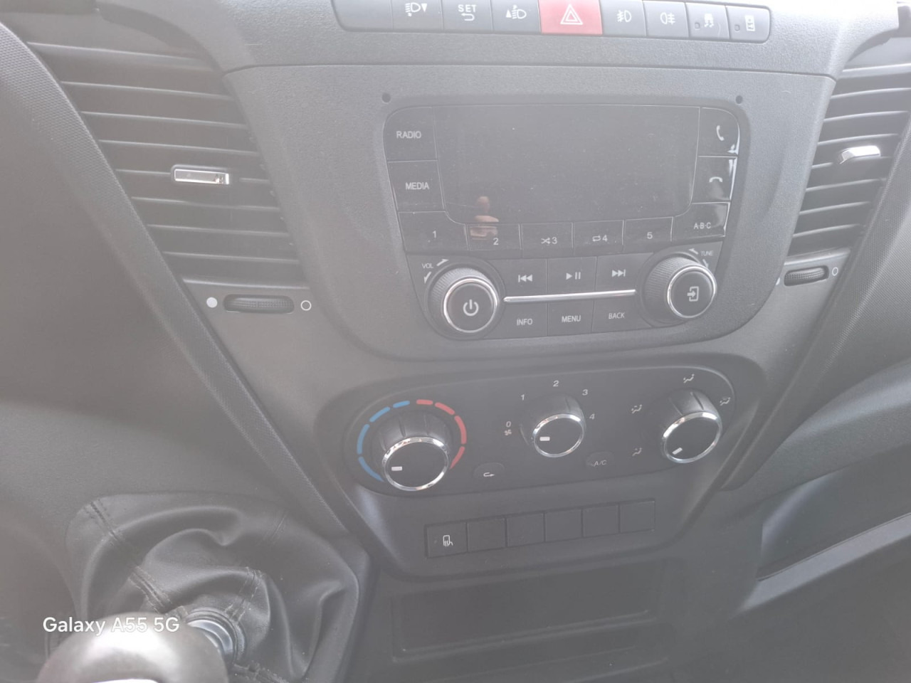 IVECO Daily 35S16V - כלי רכב מסחרי לנוסעים: תמונה 5 IVECO Daily 35S16V - כלי רכב מסחרי לנוסעים: תמונה 5