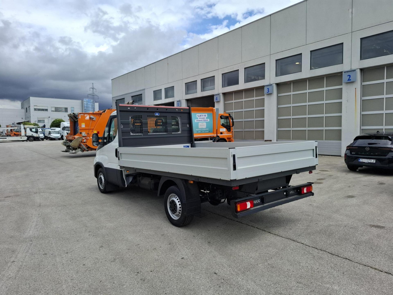 IVECO Daily 35S16 - כלי רכב מסחרי עם לוח: תמונה 3 IVECO Daily 35S16 - כלי רכב מסחרי עם לוח: תמונה 3