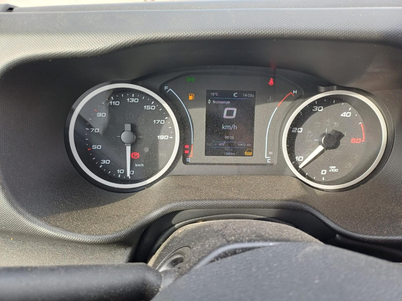 IVECO Daily 35S18H/P - כלי רכב מסחרי: תמונה 2 IVECO Daily 35S18H/P - כלי רכב מסחרי: תמונה 2