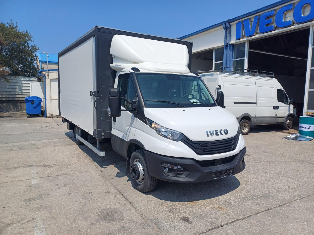 IVECO Daily 70C18H - כלי רכב מסחרי עם וילונות צד: תמונה 4 IVECO Daily 70C18H - כלי רכב מסחרי עם וילונות צד: תמונה 4