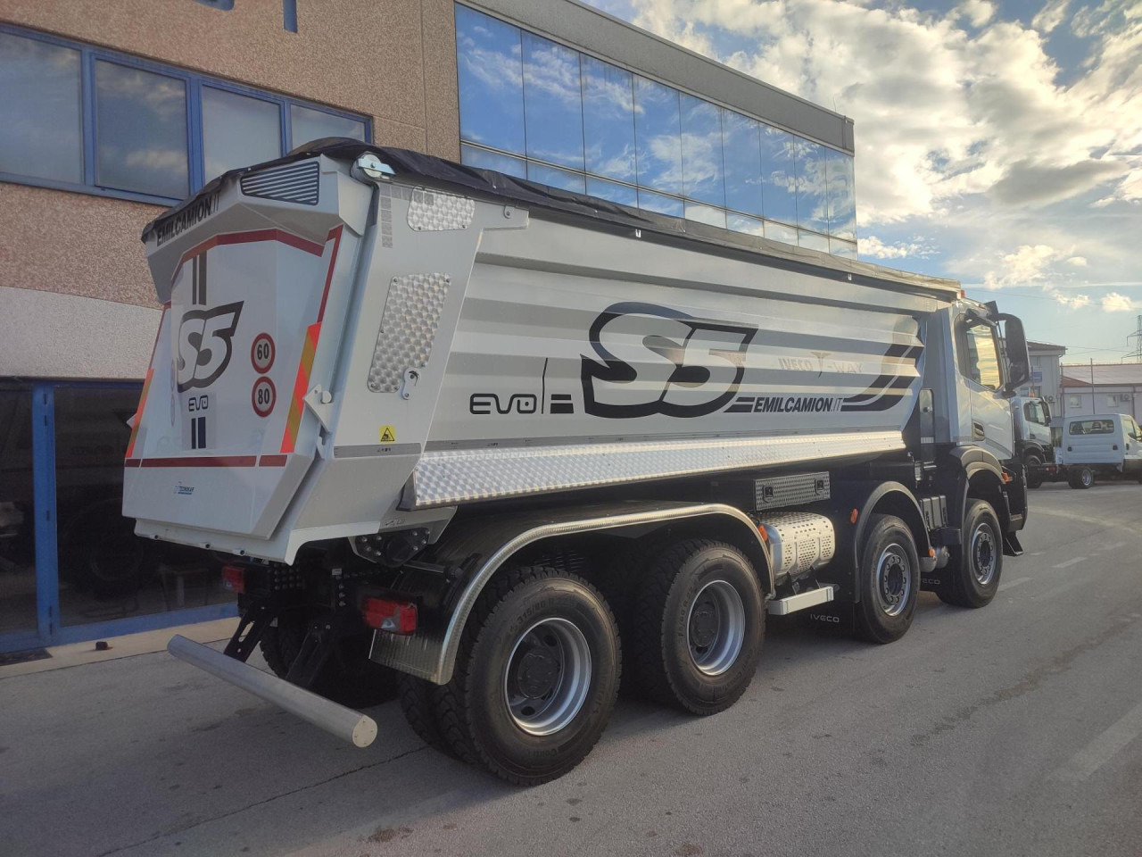 IVECO T-Way AD410T50 - מזהיר: תמונה 4 IVECO T-Way AD410T50 - מזהיר: תמונה 4