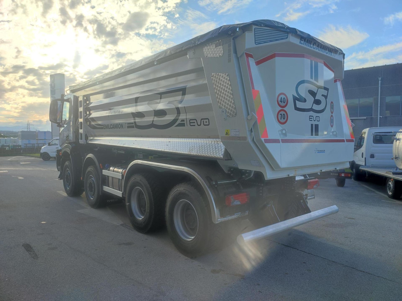 IVECO T-Way AD410T50 - מזהיר: תמונה 3 IVECO T-Way AD410T50 - מזהיר: תמונה 3