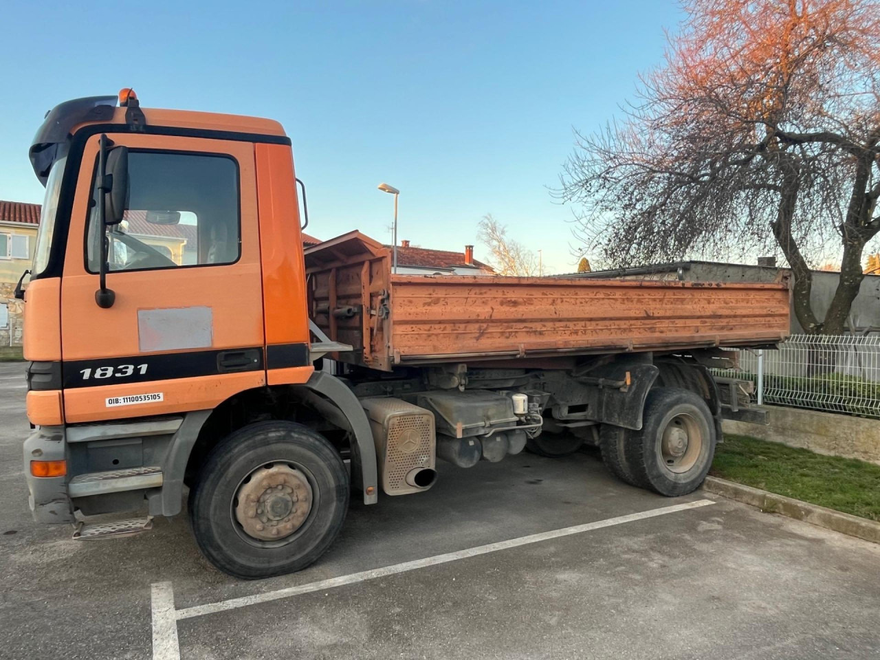 MERCEDES-BENZ Actros 1831 K - מזהיר: תמונה 2 MERCEDES-BENZ Actros 1831 K - מזהיר: תמונה 2