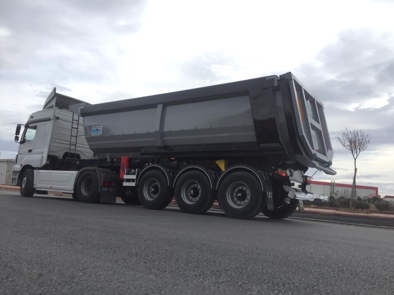 Scorpion Trailer SCORPION TRAILER NEW 3 AXLE TIPPER SEMI TRAILER (MANUFACTURER COMPANY) - סמיטריילר עם מזהיר: תמונה 1 Scorpion Trailer SCORPION TRAILER NEW 3 AXLE TIPPER SEMI TRAILER (MANUFACTURER COMPANY) - סמיטריילר עם מזהיר: תמונה 1