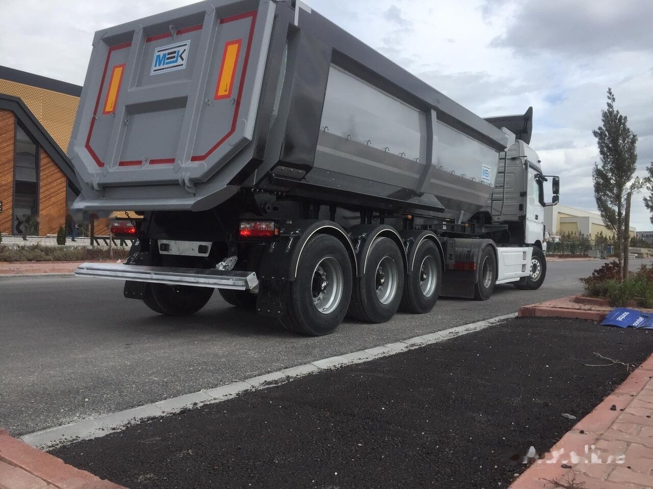 Scorpion Trailer SCORPION TRAILER NEW 3 AXLE TIPPER SEMI TRAILER (MANUFACTURER COMPANY) - סמיטריילר עם מזהיר: תמונה 2 Scorpion Trailer SCORPION TRAILER NEW 3 AXLE TIPPER SEMI TRAILER (MANUFACTURER COMPANY) - סמיטריילר עם מזהיר: תמונה 2