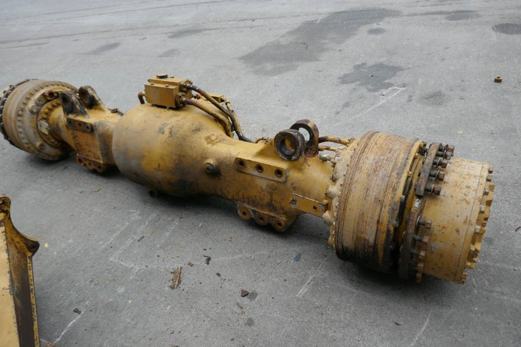 CAT 735 Komplett framaxel - מסיר פסולת מפרקי: תמונה 2 CAT 735 Komplett framaxel - מסיר פסולת מפרקי: תמונה 2