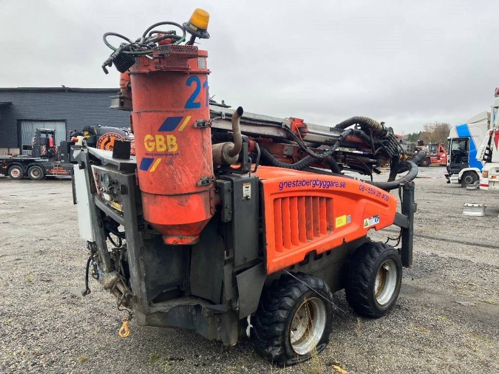 Sandvik Commando DC 125R ONLY FOR SPAREPARTS - מנוע עבור מכונת בנייה: תמונה 4 Sandvik Commando DC 125R ONLY FOR SPAREPARTS - מנוע עבור מכונת בנייה: תמונה 4