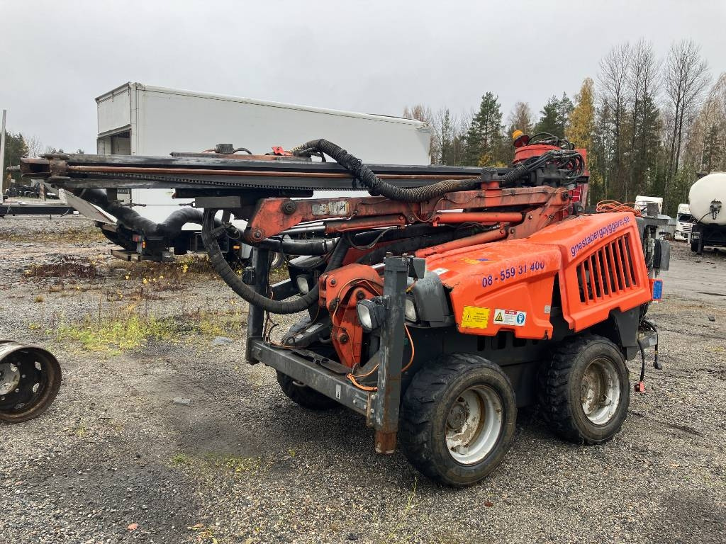 Sandvik Commando DC 125R ONLY FOR SPAREPARTS - מנוע עבור מכונת בנייה: תמונה 1 Sandvik Commando DC 125R ONLY FOR SPAREPARTS - מנוע עבור מכונת בנייה: תמונה 1