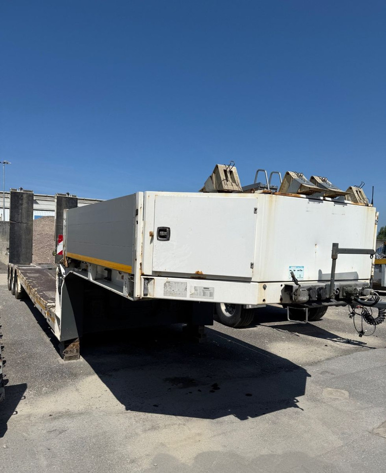Doll Panther T3E-A, 61ton , 3.9m tele,Hyd Rampen 4.5m - סמיטריילר עם מטען נמוך: תמונה 3 Doll Panther T3E-A, 61ton , 3.9m tele,Hyd Rampen 4.5m - סמיטריילר עם מטען נמוך: תמונה 3