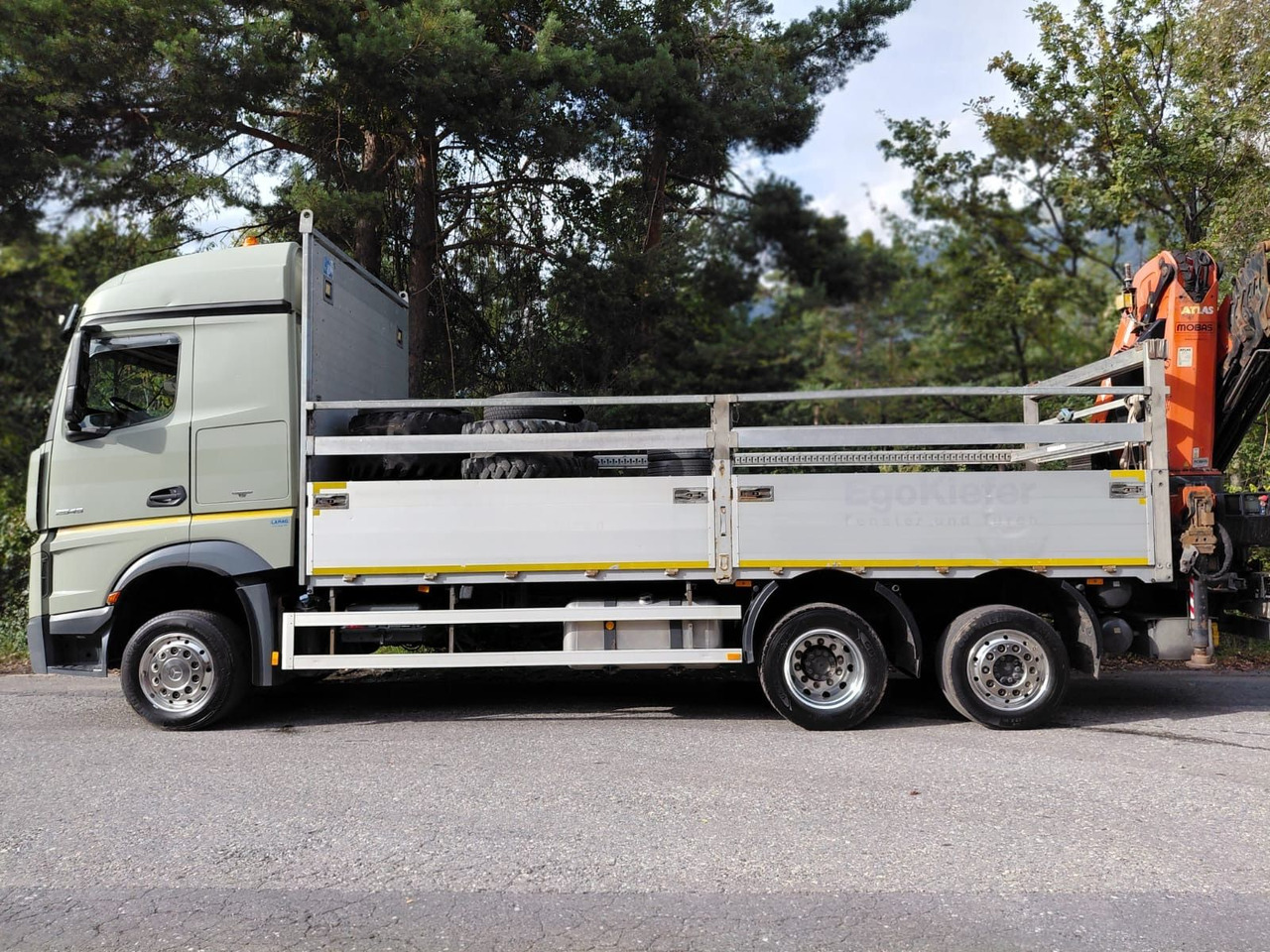 Mercedes-Benz Actros 2545 6x2, E6, Retarder, Effer 265/6S - משאית מנוף: תמונה 4 Mercedes-Benz Actros 2545 6x2, E6, Retarder, Effer 265/6S - משאית מנוף: תמונה 4