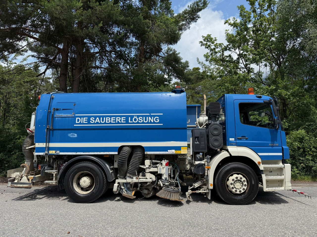 Mercedes-Benz Axor 1829 4x2, E5, EPS, RHD, Faun Kehrmaschine - מטאטא כבישים: תמונה 5 Mercedes-Benz Axor 1829 4x2, E5, EPS, RHD, Faun Kehrmaschine - מטאטא כבישים: תמונה 5