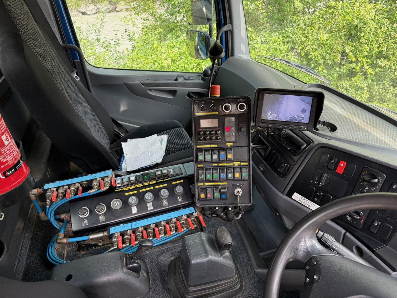 מטאטא כבישים Mercedes-Benz Axor 1829 4x2, E5, EPS, RHD, Faun Kehrmaschine: תמונה 17
