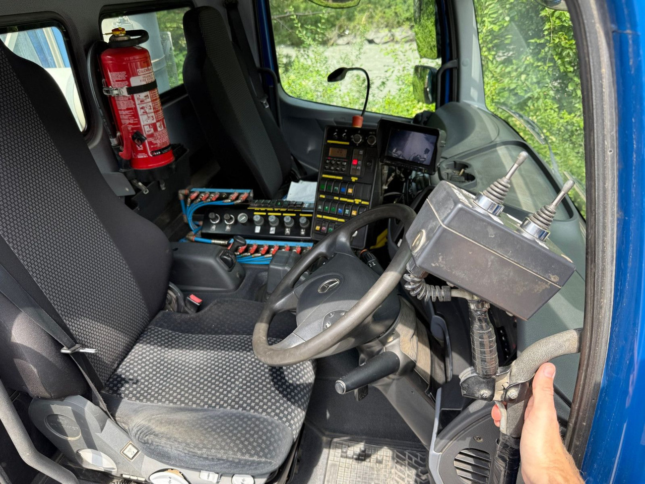 מטאטא כבישים Mercedes-Benz Axor 1829 4x2, E5, EPS, RHD, Faun Kehrmaschine: תמונה 16