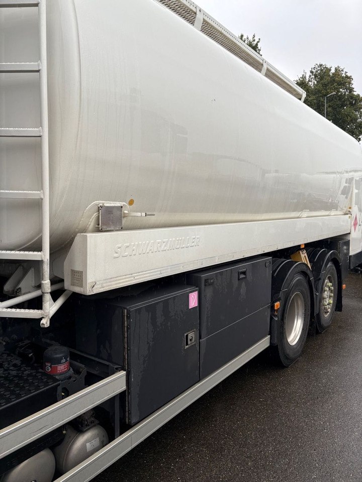 Renault T460 6x2, E6, ADR, Diesel/Benzin, Schwarzmueller - משאית מכל: תמונה 4 Renault T460 6x2, E6, ADR, Diesel/Benzin, Schwarzmueller - משאית מכל: תמונה 4