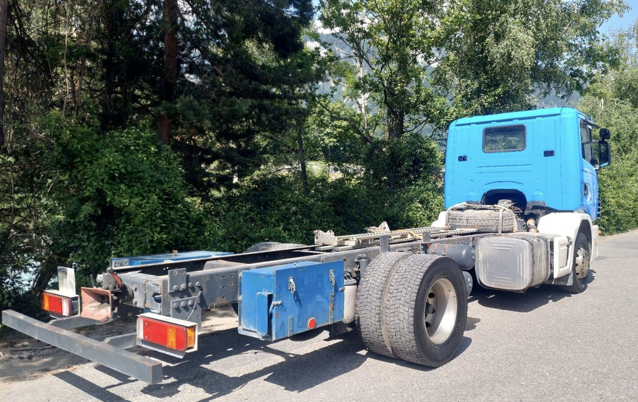 Scania R124LB 420 4x2, Euro 3 - משאית עם שלדת תא: תמונה 4 Scania R124LB 420 4x2, Euro 3 - משאית עם שלדת תא: תמונה 4