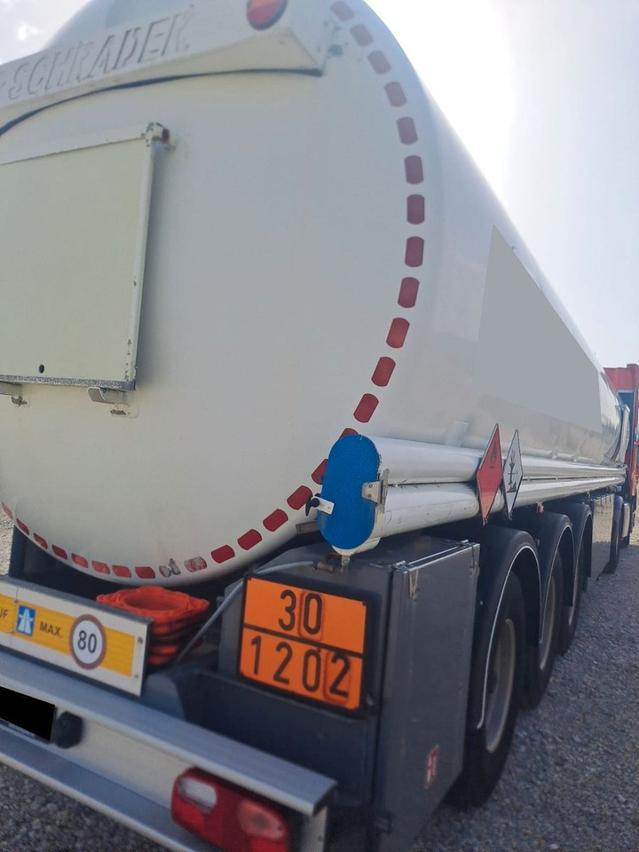 Schrader ADR, Treibstoff Diesel/Benzin, 4 Kammern, Sening Schrader ADR, Treibstoff Diesel/Benzin, 4 Kammern, Sening - סמיטריילר מכל: תמונה 1 Schrader ADR, Treibstoff Diesel/Benzin, 4 Kammern, Sening Schrader ADR, Treibstoff Diesel/Benzin, 4 Kammern, Sening - סמיטריילר מכל: תמונה 1
