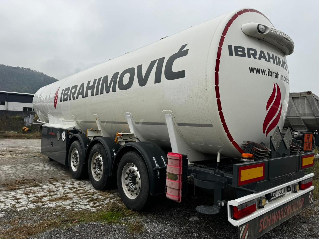 Schwarzmüller 5 Kammern, ADR, Treibstoff Fuel - סמיטריילר מכל: תמונה 3 Schwarzmüller 5 Kammern, ADR, Treibstoff Fuel - סמיטריילר מכל: תמונה 3