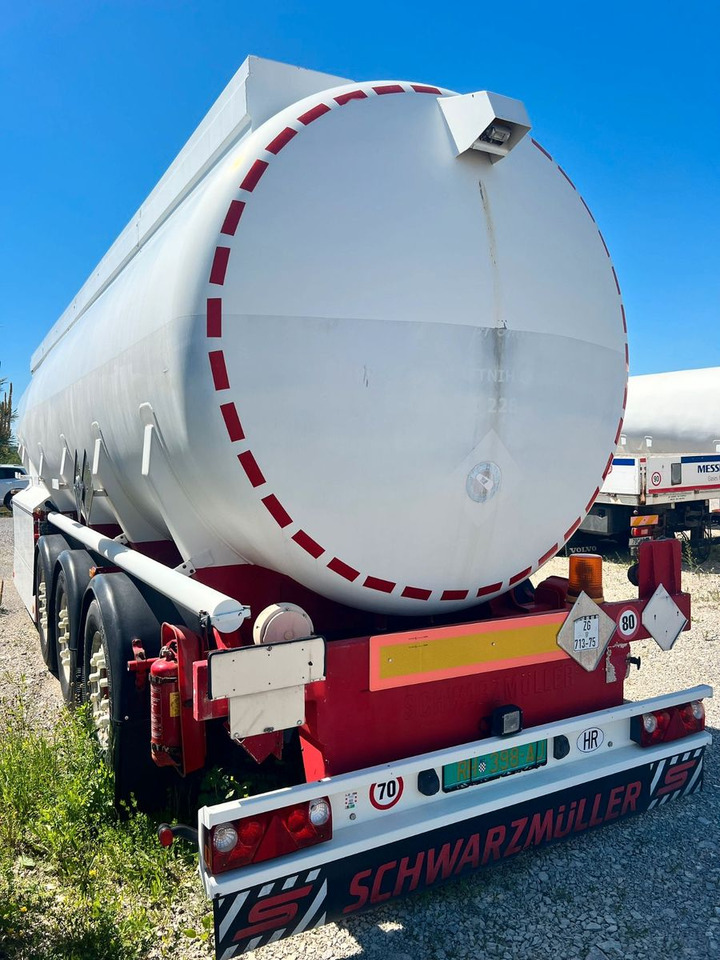Schwarzmüller TS 3/E ADR, 6 Kammern Treibstoff Fuel - סמיטריילר מכל: תמונה 3 Schwarzmüller TS 3/E ADR, 6 Kammern Treibstoff Fuel - סמיטריילר מכל: תמונה 3