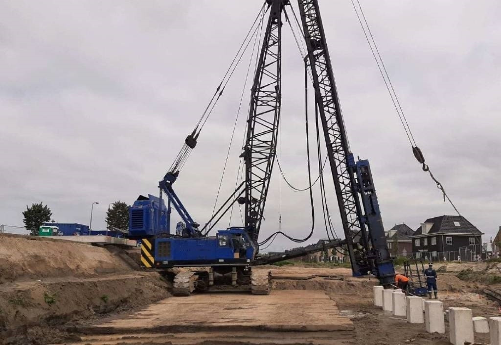 Hitachi KH300-3 PD - עגורן זוחל: תמונה 2 Hitachi KH300-3 PD - עגורן זוחל: תמונה 2