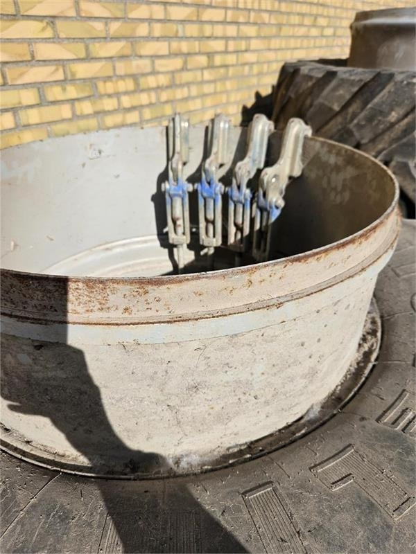 Michelin 540/65X30 m. 4 låse - צמיג: תמונה 2 Michelin 540/65X30 m. 4 låse - צמיג: תמונה 2