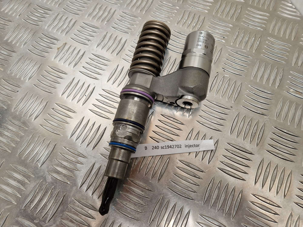 1942702 Scania fuel injector Bosch - מנוע וחלקים עבור מכונת בנייה: תמונה 2 1942702 Scania fuel injector Bosch - מנוע וחלקים עבור מכונת בנייה: תמונה 2