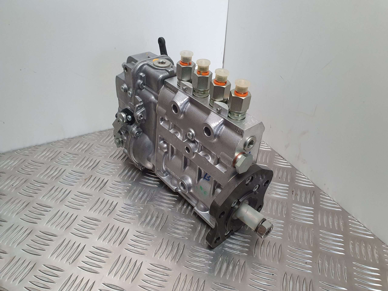 JCB 2DX Injection pump 333/y3578 Bosch - מנוע וחלקים עבור מכונת בנייה: תמונה 3 JCB 2DX Injection pump 333/y3578 Bosch - מנוע וחלקים עבור מכונת בנייה: תמונה 3