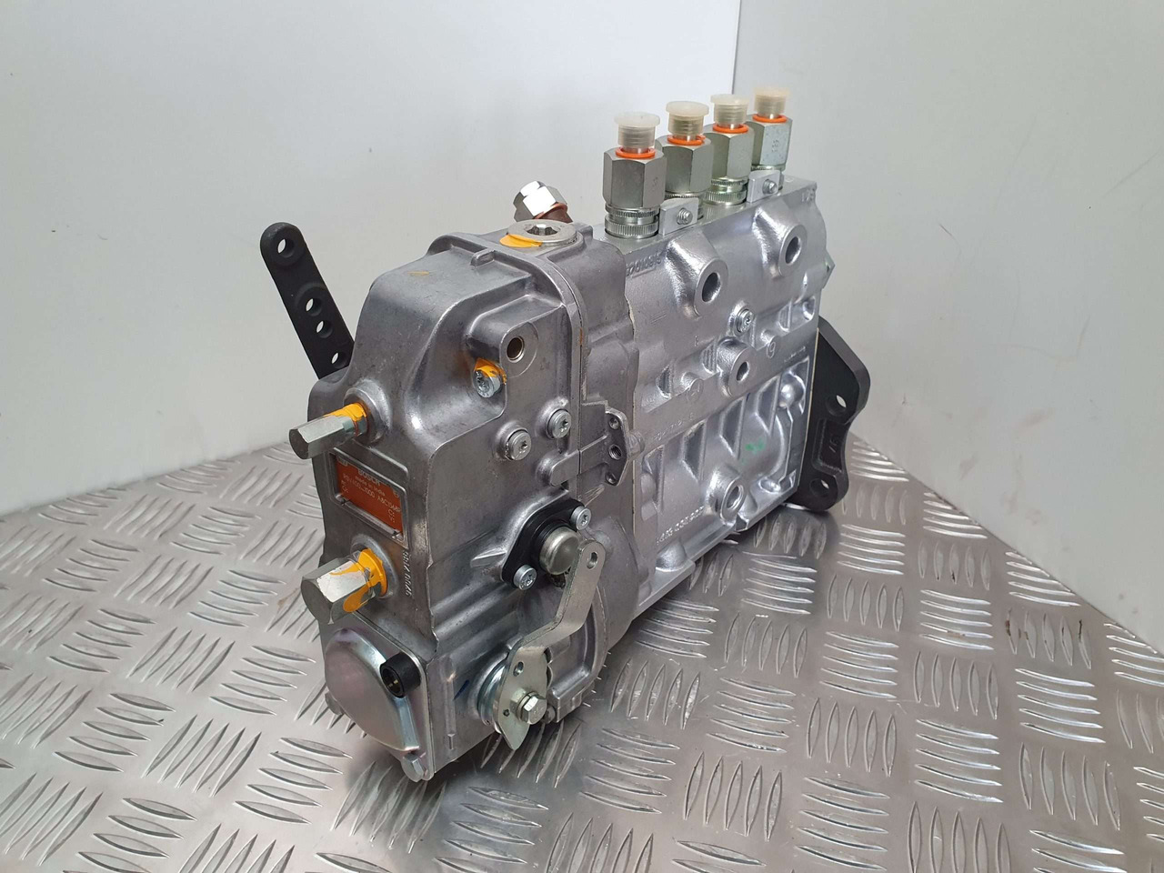 JCB 2DX Injection pump 333/y3578 Bosch - מנוע וחלקים עבור מכונת בנייה: תמונה 2 JCB 2DX Injection pump 333/y3578 Bosch - מנוע וחלקים עבור מכונת בנייה: תמונה 2