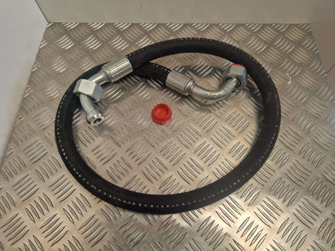 JCB 320/A4091 320/A4237 excavator Oil hose - מנוע וחלקים עבור מכונת בנייה: תמונה 4 JCB 320/A4091 320/A4237 excavator Oil hose - מנוע וחלקים עבור מכונת בנייה: תמונה 4